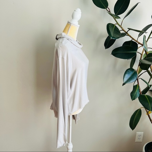 Anthropologie Cloth & Stone button back frayed top - Picture 3 of 8